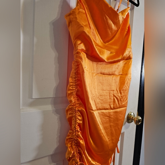 Wild Fable Women's Orange Satin Side Ruched Smocked Bodycon Mini Dress NWT Small - Picture 3 of 7